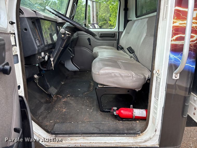 image for item FC5673 2000 International 4700 box truck