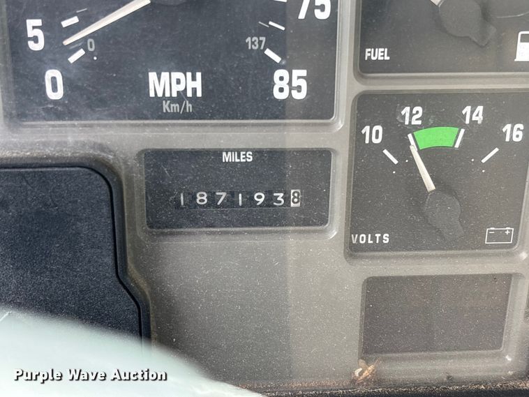 image for item FC5673 2000 International 4700 box truck