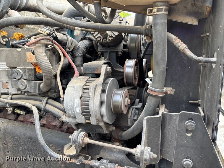 image for item FC5673 2000 International 4700 box truck