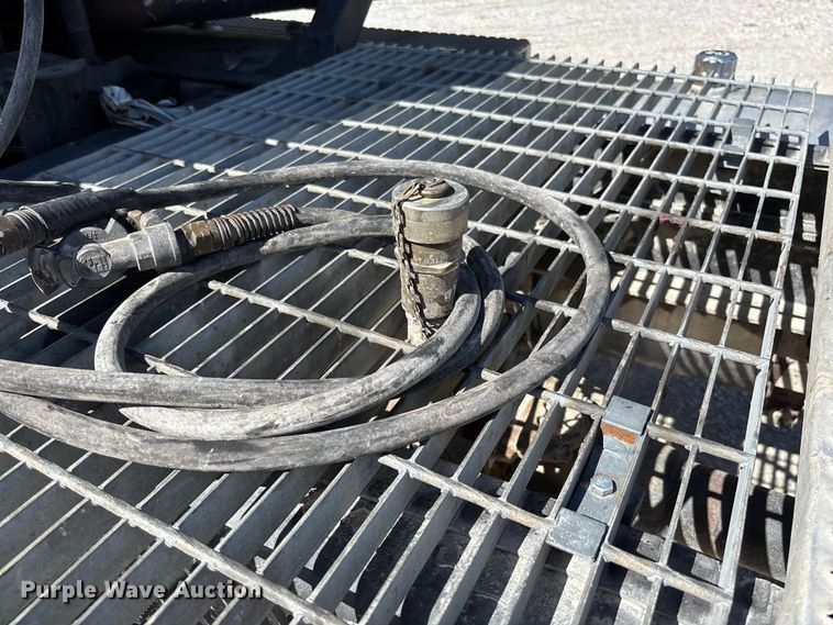 image for item FC5678 2001 Mack CH613 semi truck