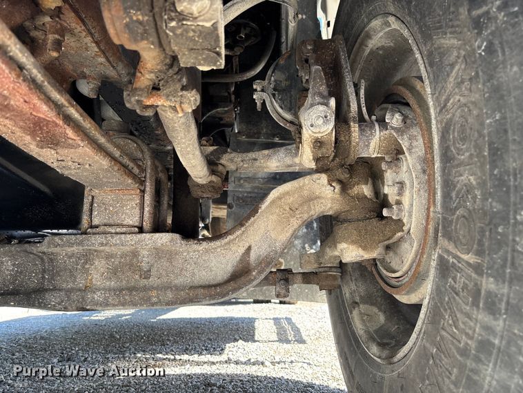 image for item FC5678 2001 Mack CH613 semi truck