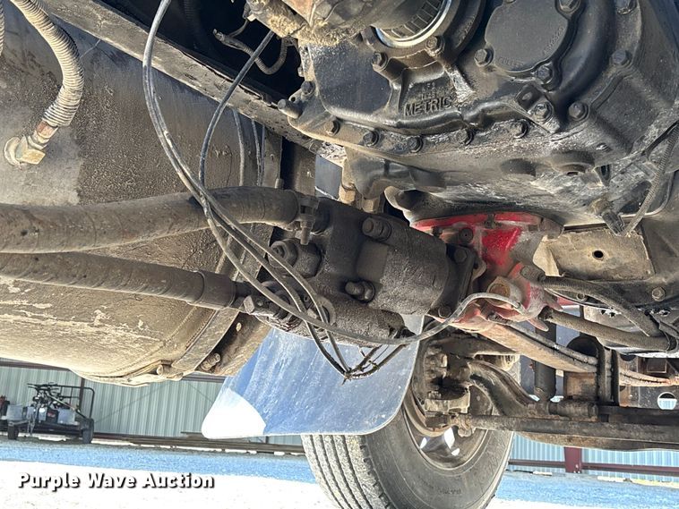 image for item FC5678 2001 Mack CH613 semi truck
