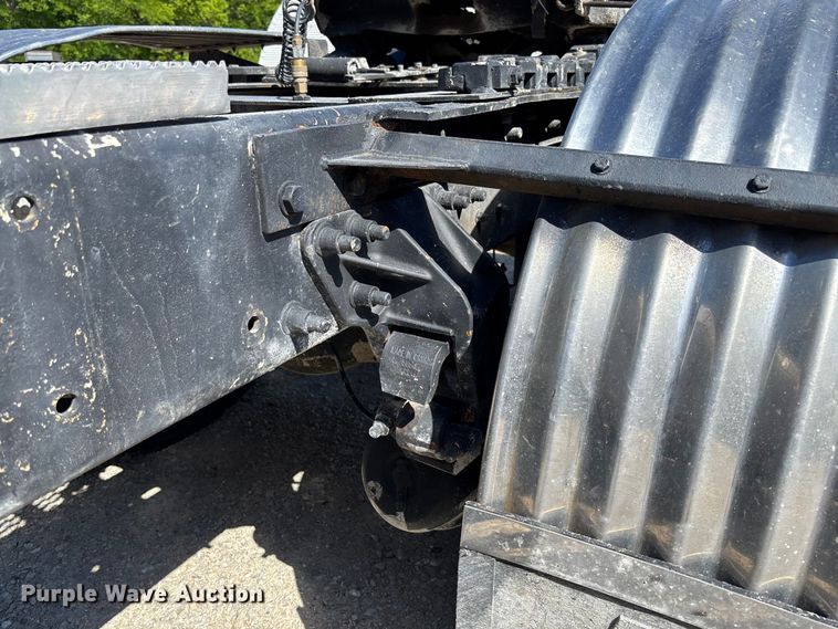 image for item FC5678 2001 Mack CH613 semi truck