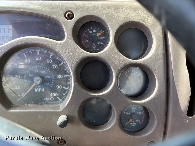 image for item FC5678 2001 Mack CH613 semi truck