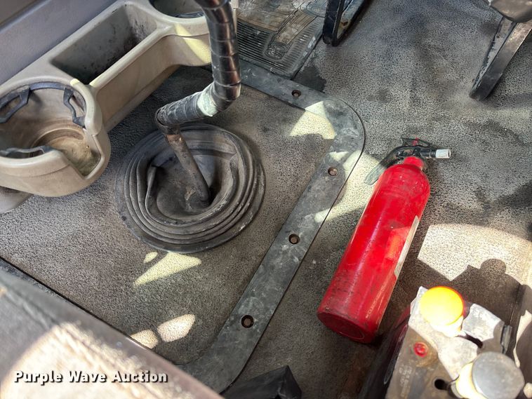 image for item FC5678 2001 Mack CH613 semi truck