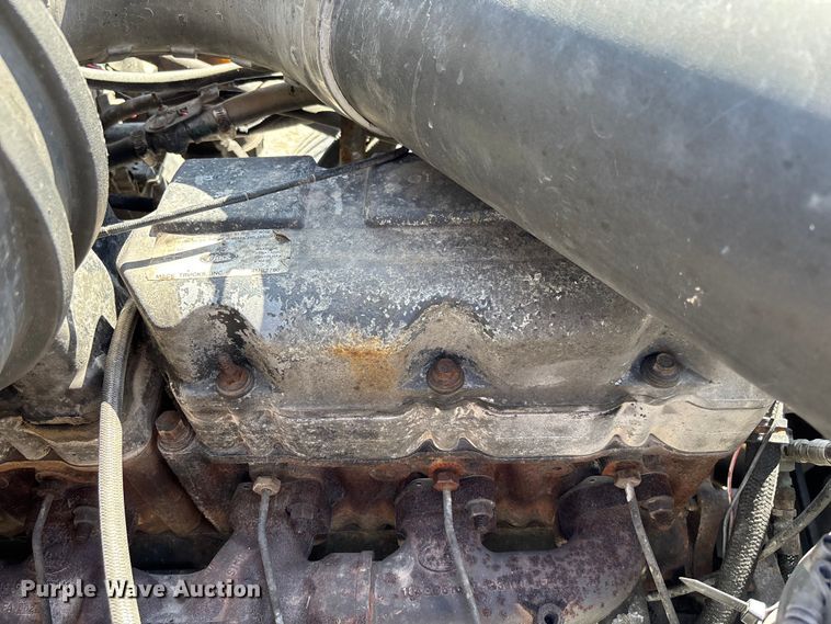 image for item FC5678 2001 Mack CH613 semi truck