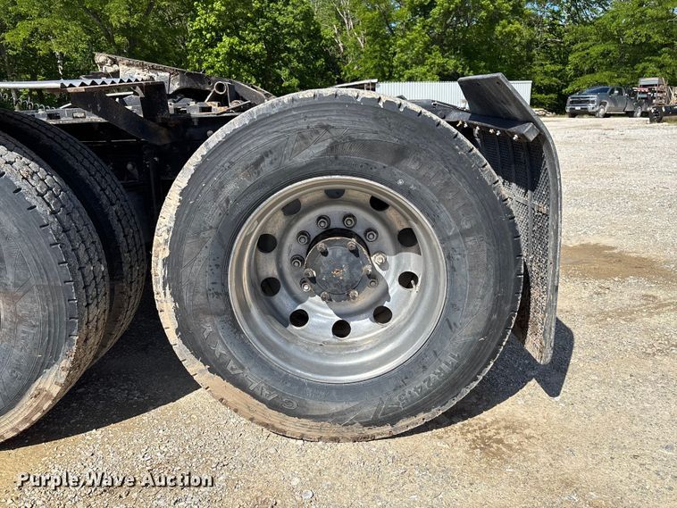 image for item FC5678 2001 Mack CH613 semi truck
