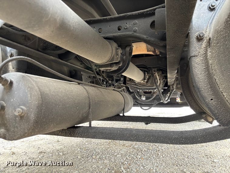 image for item FC5709 2007 International 9400i semi truck