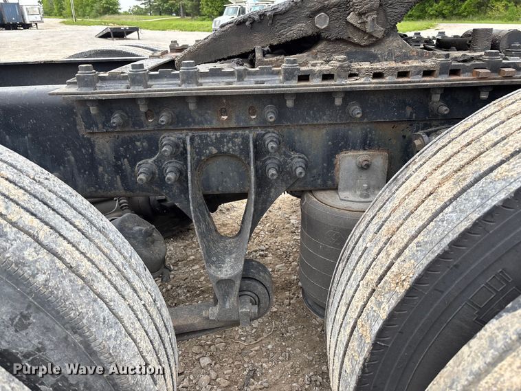 image for item FC5709 2007 International 9400i semi truck