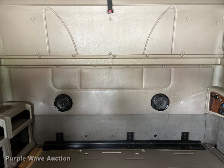 image for item FC5709 2007 International 9400i semi truck