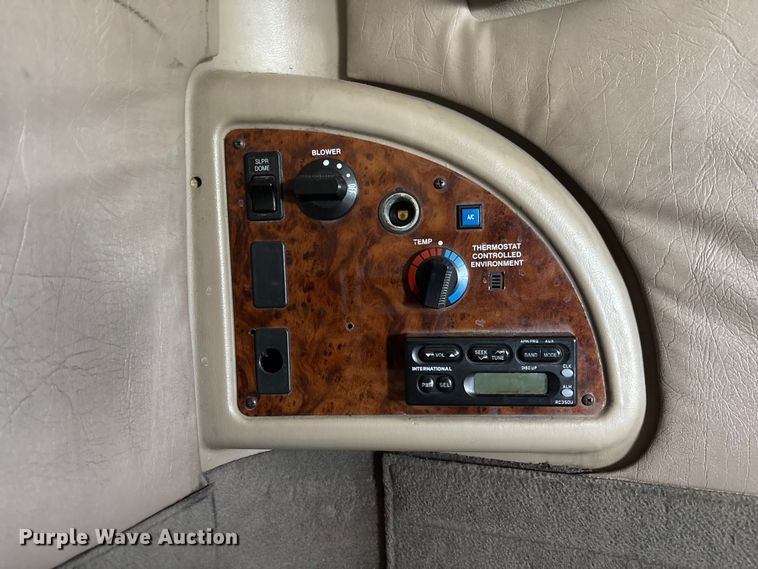 image for item FC5709 2007 International 9400i semi truck