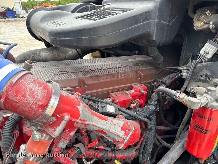 image for item FC5709 2007 International 9400i semi truck