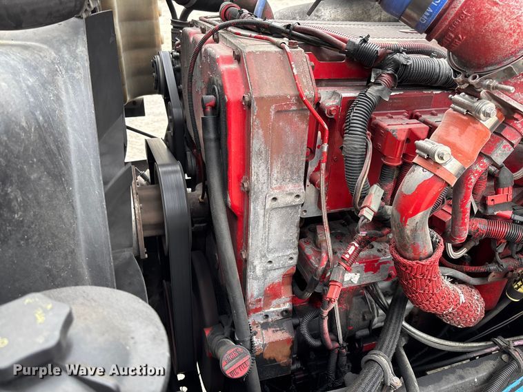 image for item FC5709 2007 International 9400i semi truck