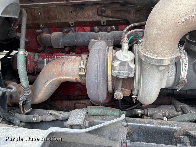 image for item FC5709 2007 International 9400i semi truck