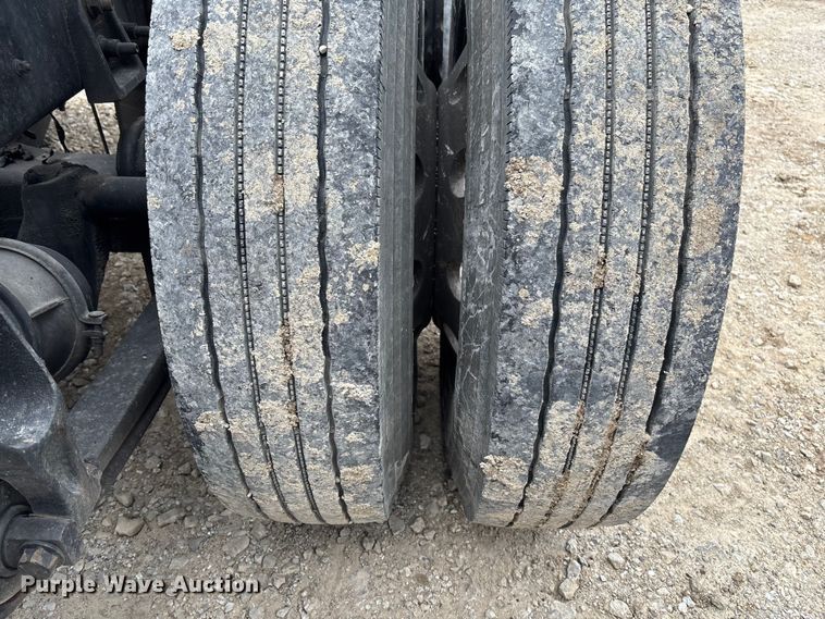 image for item FC5709 2007 International 9400i semi truck