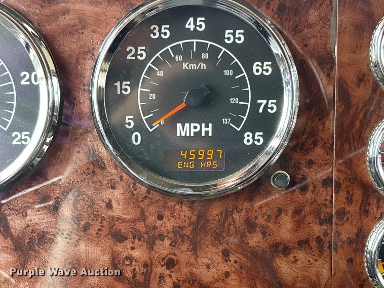 image for item FC5709 2007 International 9400i semi truck