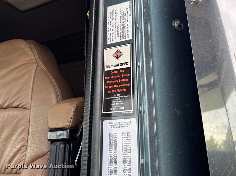 image for item FC5709 2007 International 9400i semi truck