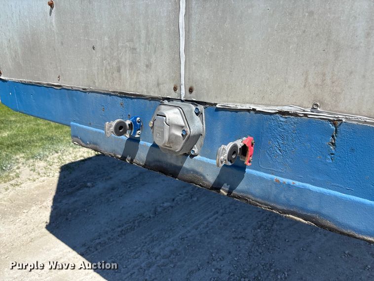 image for item FC5732 2006 NUVA Curtain side trailer