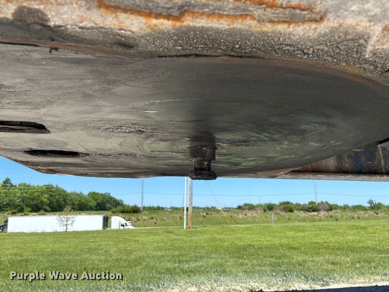 image for item FC5732 2006 NUVA Curtain side trailer
