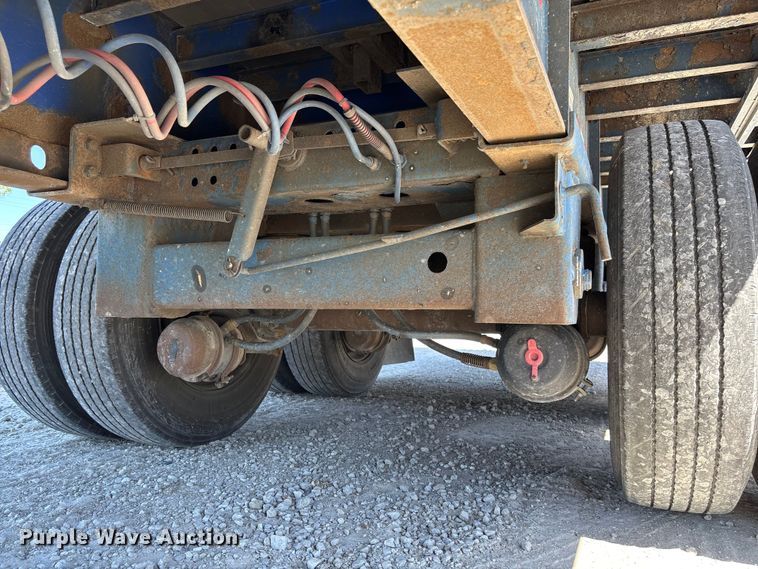 image for item FC5732 2006 NUVA Curtain side trailer