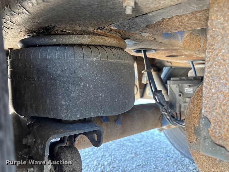 image for item FC5732 2006 NUVA Curtain side trailer