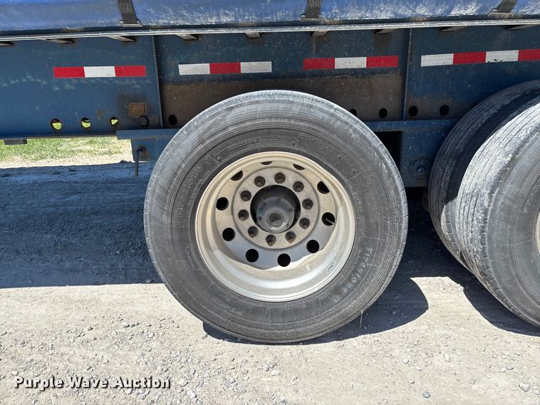 image for item FC5732 2006 NUVA Curtain side trailer