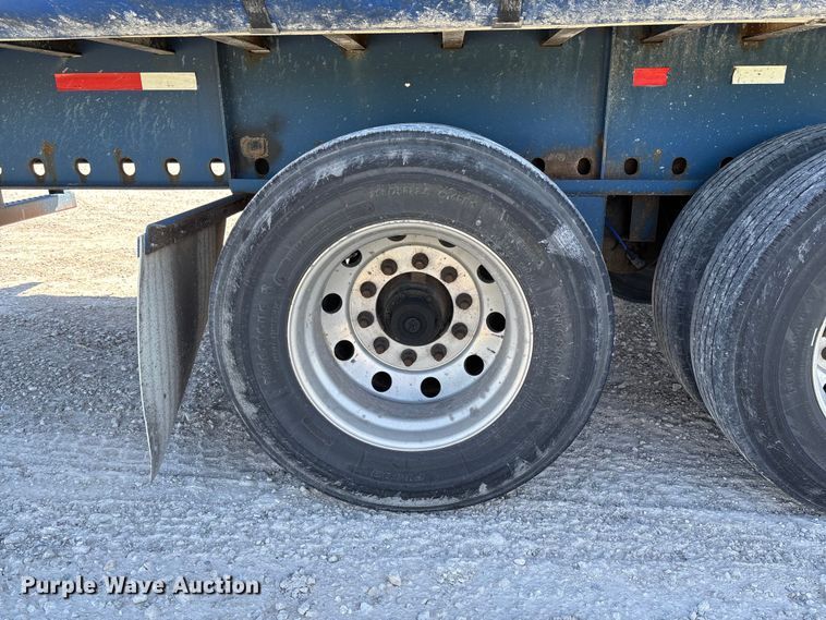 image for item FC5732 2006 NUVA Curtain side trailer