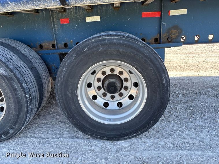 image for item FC5732 2006 NUVA Curtain side trailer
