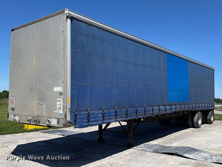 image for item FC5733 2005 Wilson CF-900 side curtain trailer