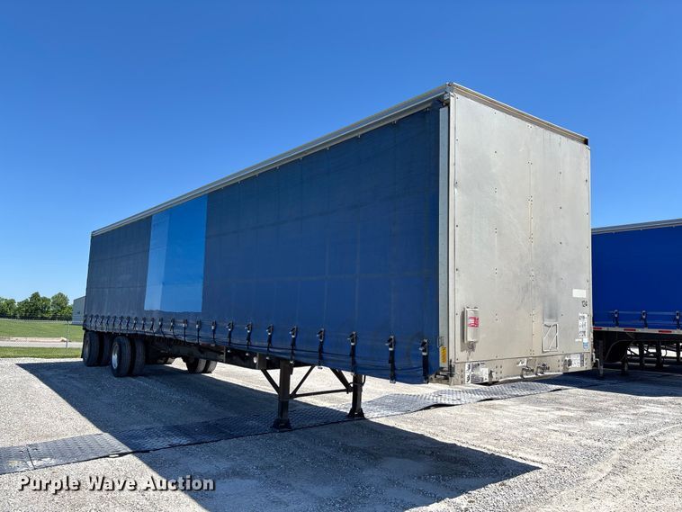 image for item FC5733 2005 Wilson CF-900 side curtain trailer