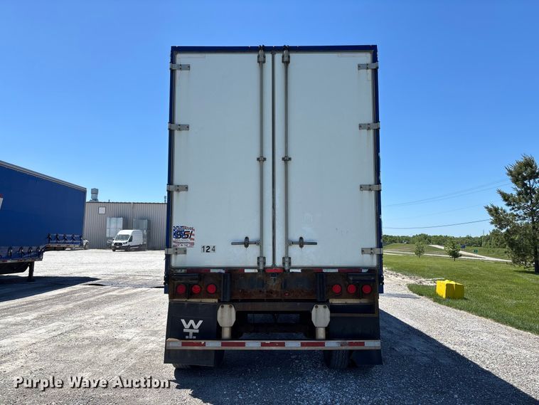 image for item FC5733 2005 Wilson CF-900 side curtain trailer