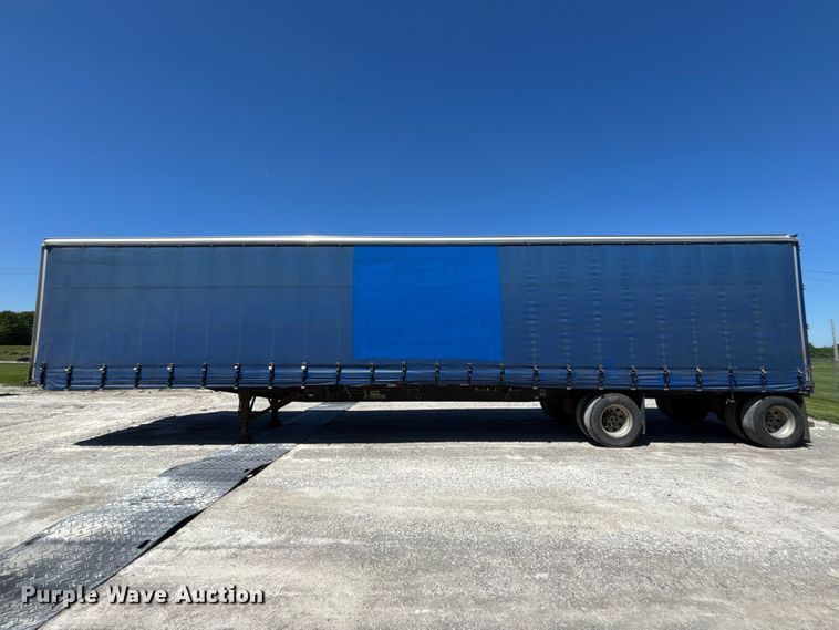 image for item FC5733 2005 Wilson CF-900 side curtain trailer
