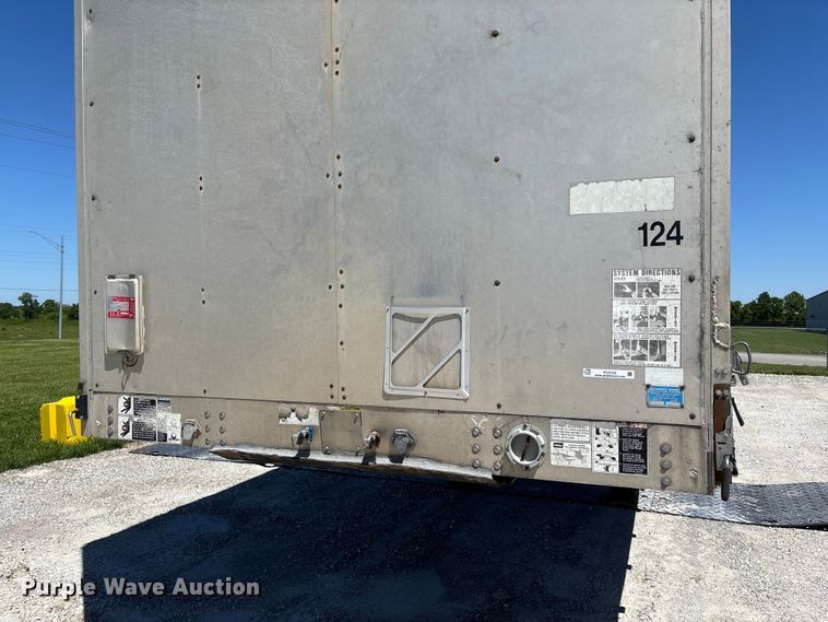 image for item FC5733 2005 Wilson CF-900 side curtain trailer