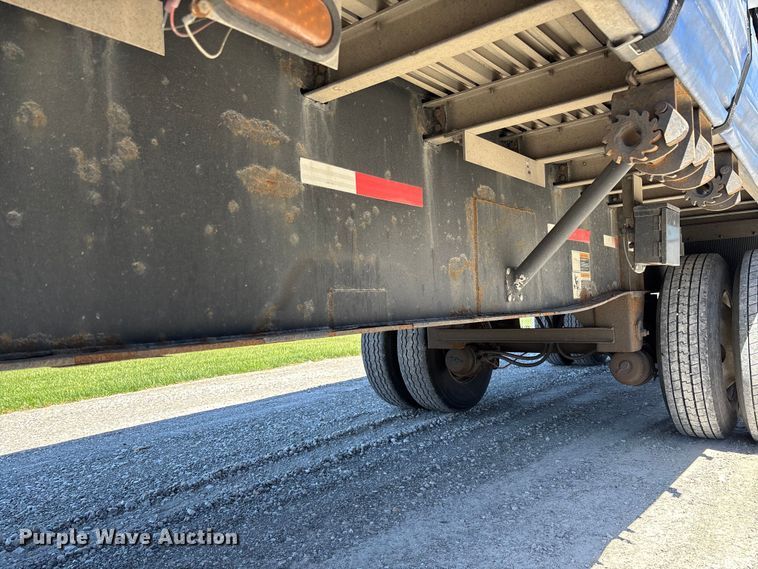 image for item FC5733 2005 Wilson CF-900 side curtain trailer