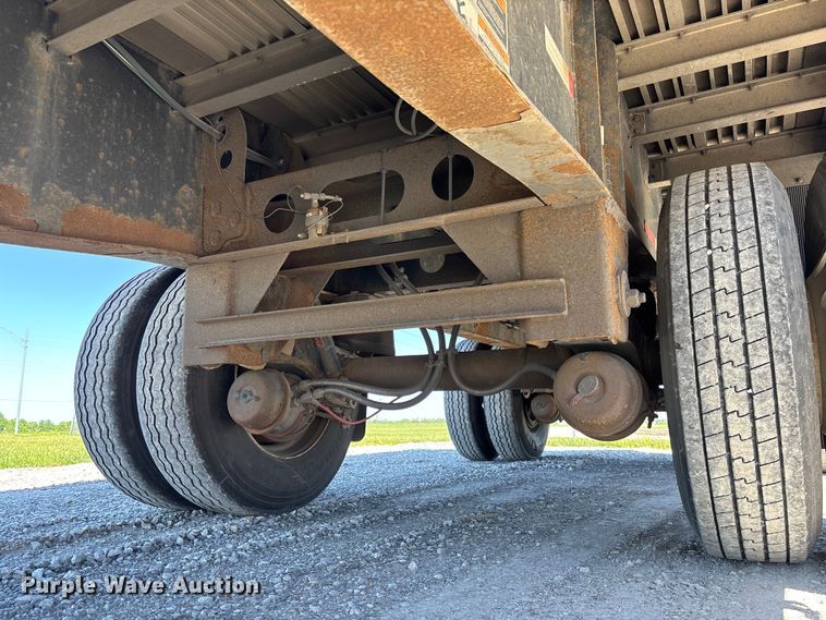 image for item FC5733 2005 Wilson CF-900 side curtain trailer