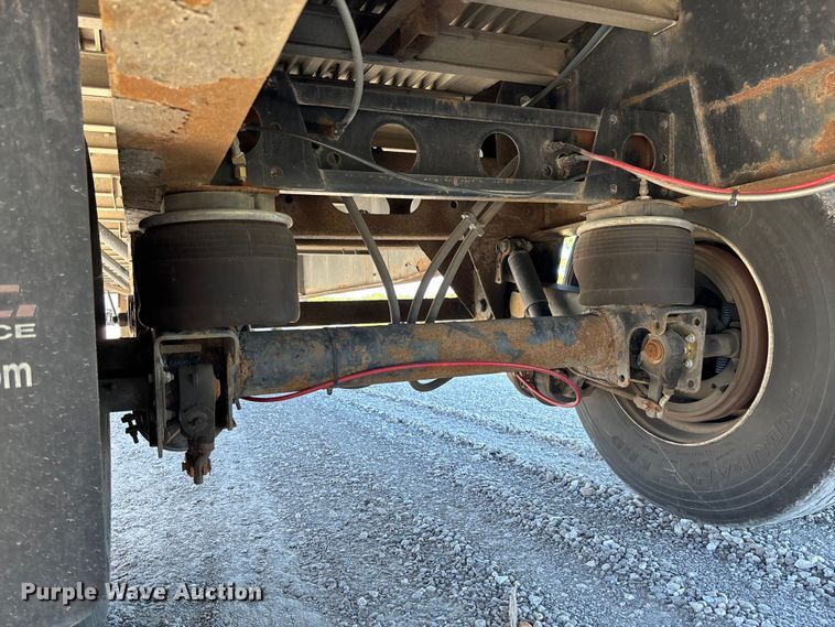 image for item FC5733 2005 Wilson CF-900 side curtain trailer