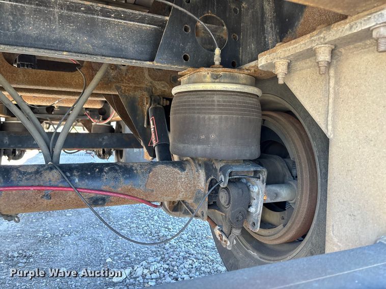 image for item FC5733 2005 Wilson CF-900 side curtain trailer