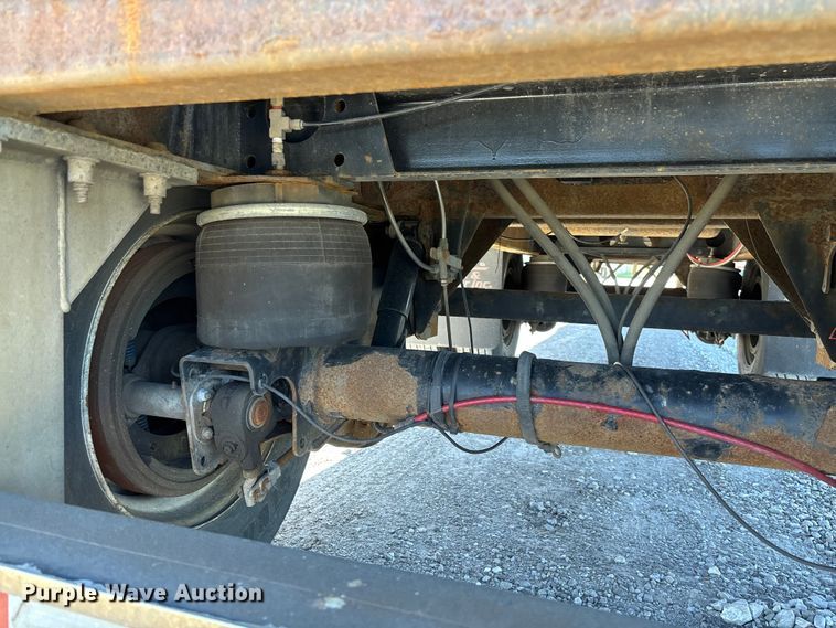 image for item FC5733 2005 Wilson CF-900 side curtain trailer