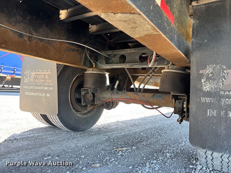 image for item FC5733 2005 Wilson CF-900 side curtain trailer