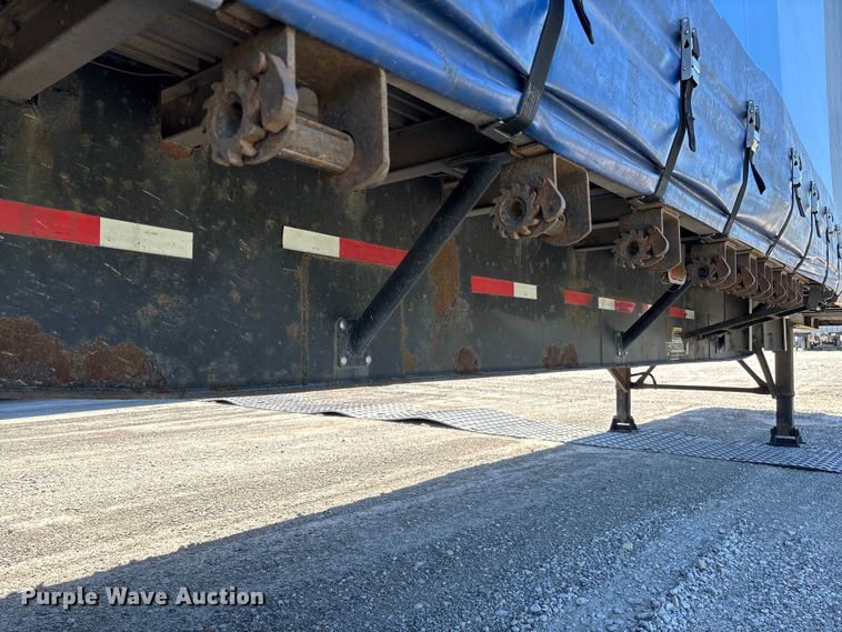 image for item FC5733 2005 Wilson CF-900 side curtain trailer