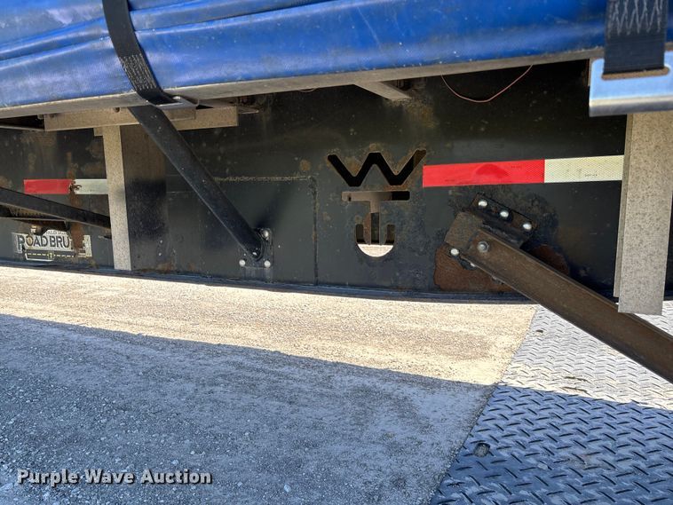 image for item FC5733 2005 Wilson CF-900 side curtain trailer