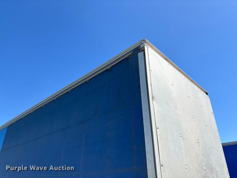 image for item FC5733 2005 Wilson CF-900 side curtain trailer