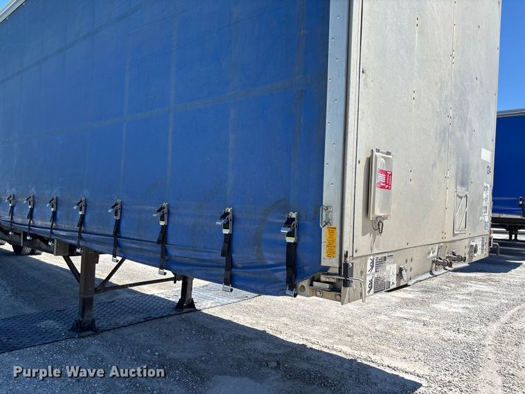 image for item FC5733 2005 Wilson CF-900 side curtain trailer