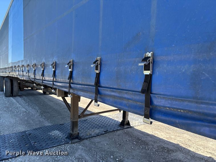 image for item FC5733 2005 Wilson CF-900 side curtain trailer