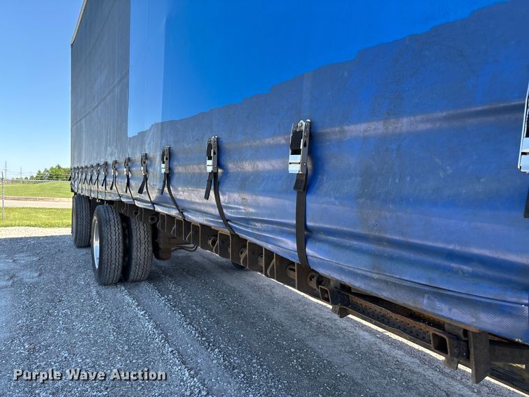 image for item FC5733 2005 Wilson CF-900 side curtain trailer