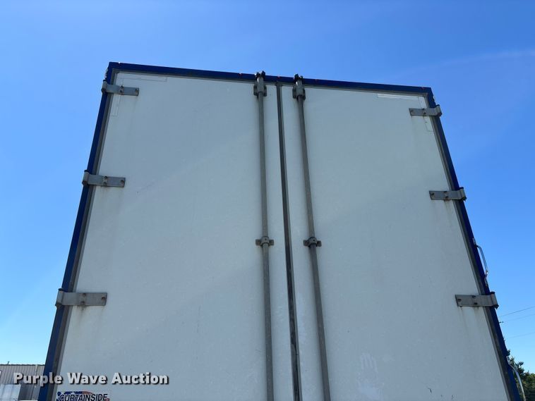 image for item FC5733 2005 Wilson CF-900 side curtain trailer