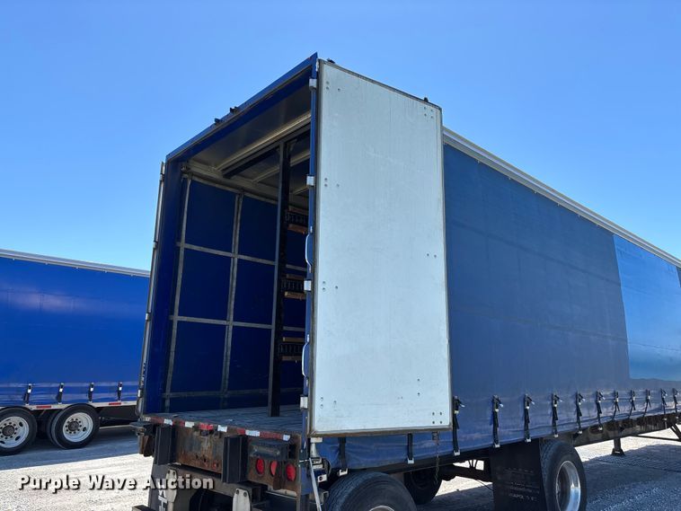 image for item FC5733 2005 Wilson CF-900 side curtain trailer