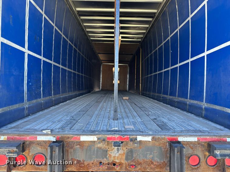 image for item FC5733 2005 Wilson CF-900 side curtain trailer