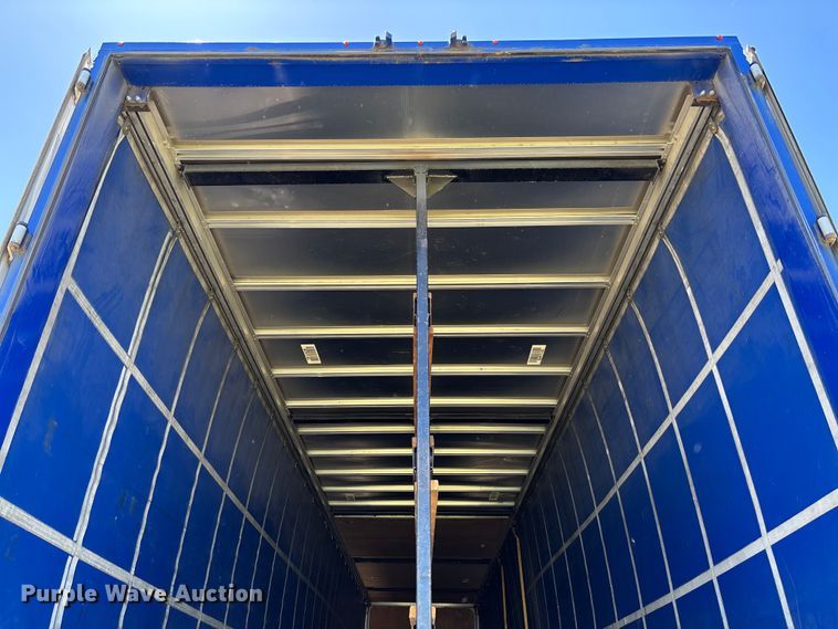 image for item FC5733 2005 Wilson CF-900 side curtain trailer