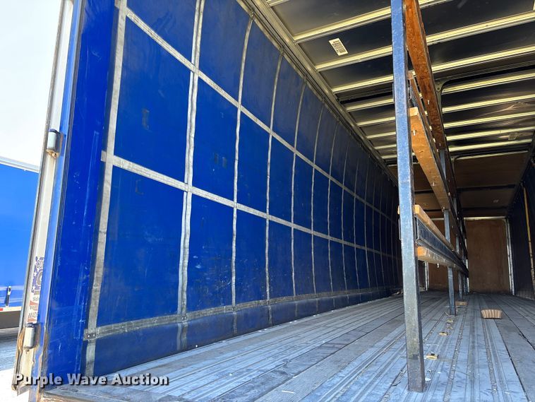 image for item FC5733 2005 Wilson CF-900 side curtain trailer